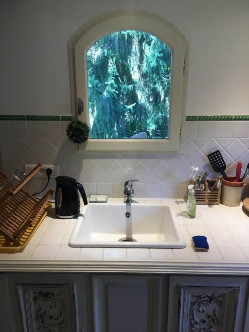 Maisonnette En Clairiere De Foret Gambais Extérieur photo