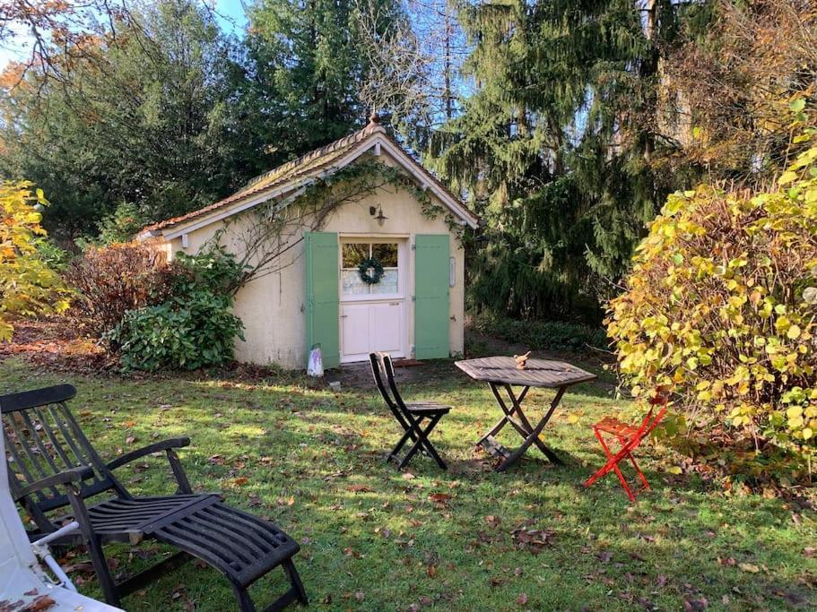 Maisonnette En Clairiere De Foret Gambais Extérieur photo